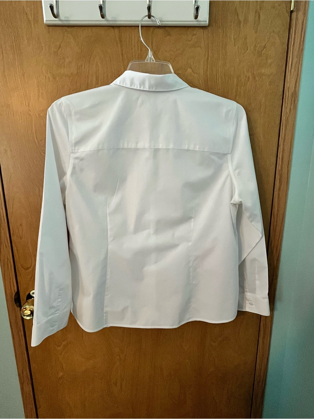 Chico's Women’s White Wrinkle-Resistant Long Sleeve Blouse Size 2 / Large EUC - Picture 2 of 12
